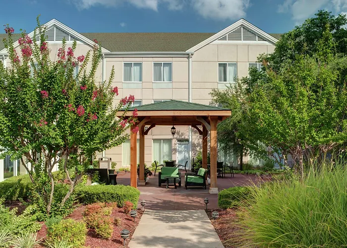 Hilton Garden Airport Hotel 3*