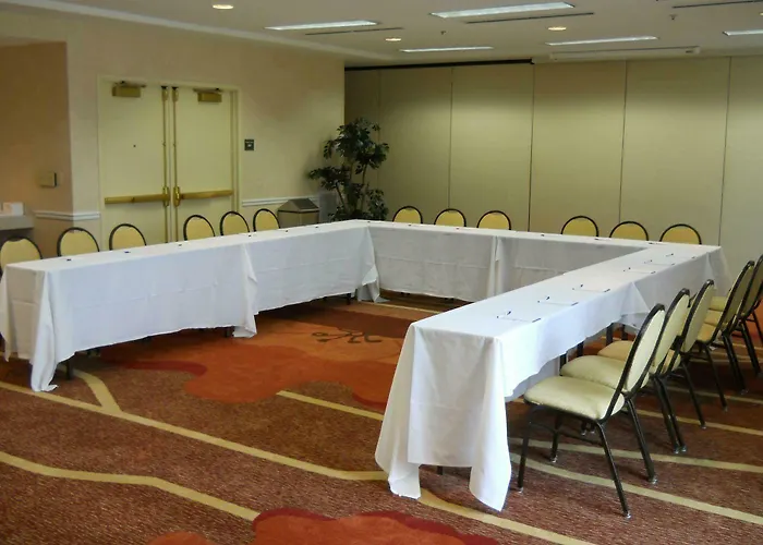 Hilton Garden Airport Hotel Tulsa